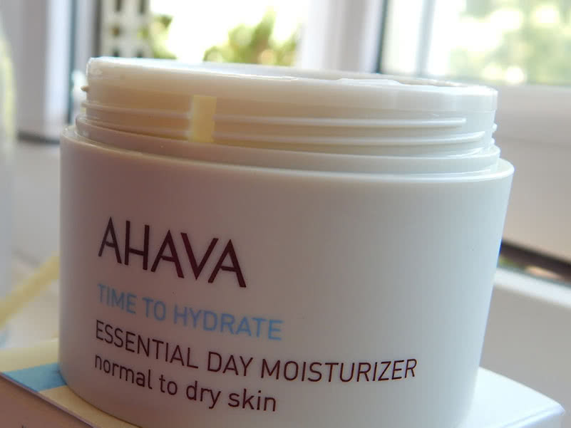 Ahava Essential Day Moisturizer Review Beauty Wise Up